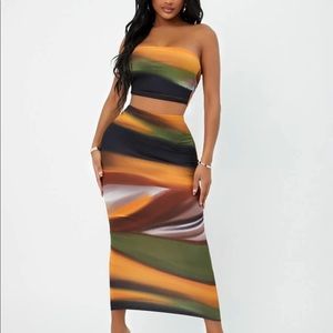 Excellent condition. Only worn once.